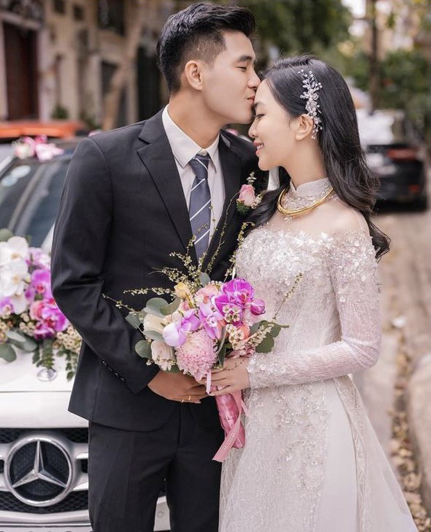 4 năm bên nhau của Hà Đức Chinh và Mai Hà Trang: Từ hẹn hò giấu mặt đến bước ngoặt về quê ra mắt, kết lại bằng đám cưới siêu hoành tráng - Ảnh 16.
