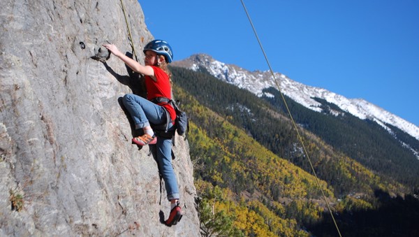 8 lợi ích của môn thể thao leo núi không phải ai cũng biết - Ảnh 2.