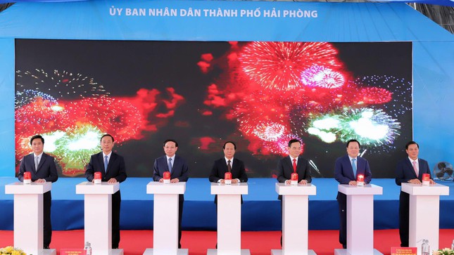 Commencement of construction of the nearly 2,000 billion VND bridge connecting Hai Phong with Quang Ninh - Photo 2.