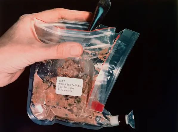 Lương khô và thức ăn của các phi hành gia NASA đã được cải tiến thế nào từ năm 1960 đến nay? - Ảnh 7.