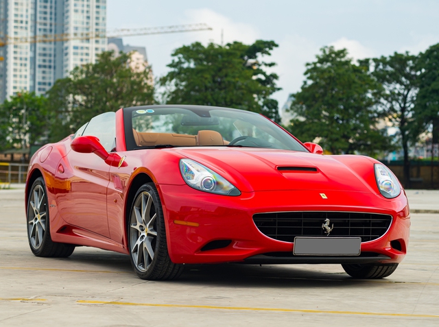 Một trong 4 chiếc Ferrari California hiếm hoi tại Việt Nam rao bán với giá hơn 10 tỷ đồng  - Ảnh 1.