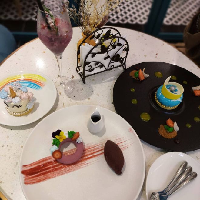 If you want to eat well and have beautiful photos on the newsfeed, visit these 4 extreme pastry shops in Ho Chi Minh City - Photo 19.