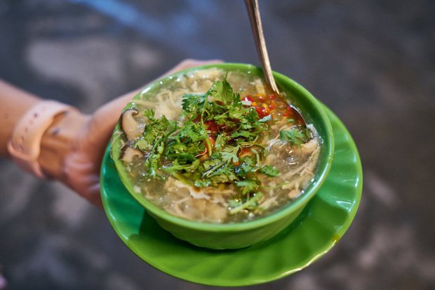 Gourd crab soup for nearly 30 years in the heart of Saigon is known as the most worth-trying soup - Photo 7.