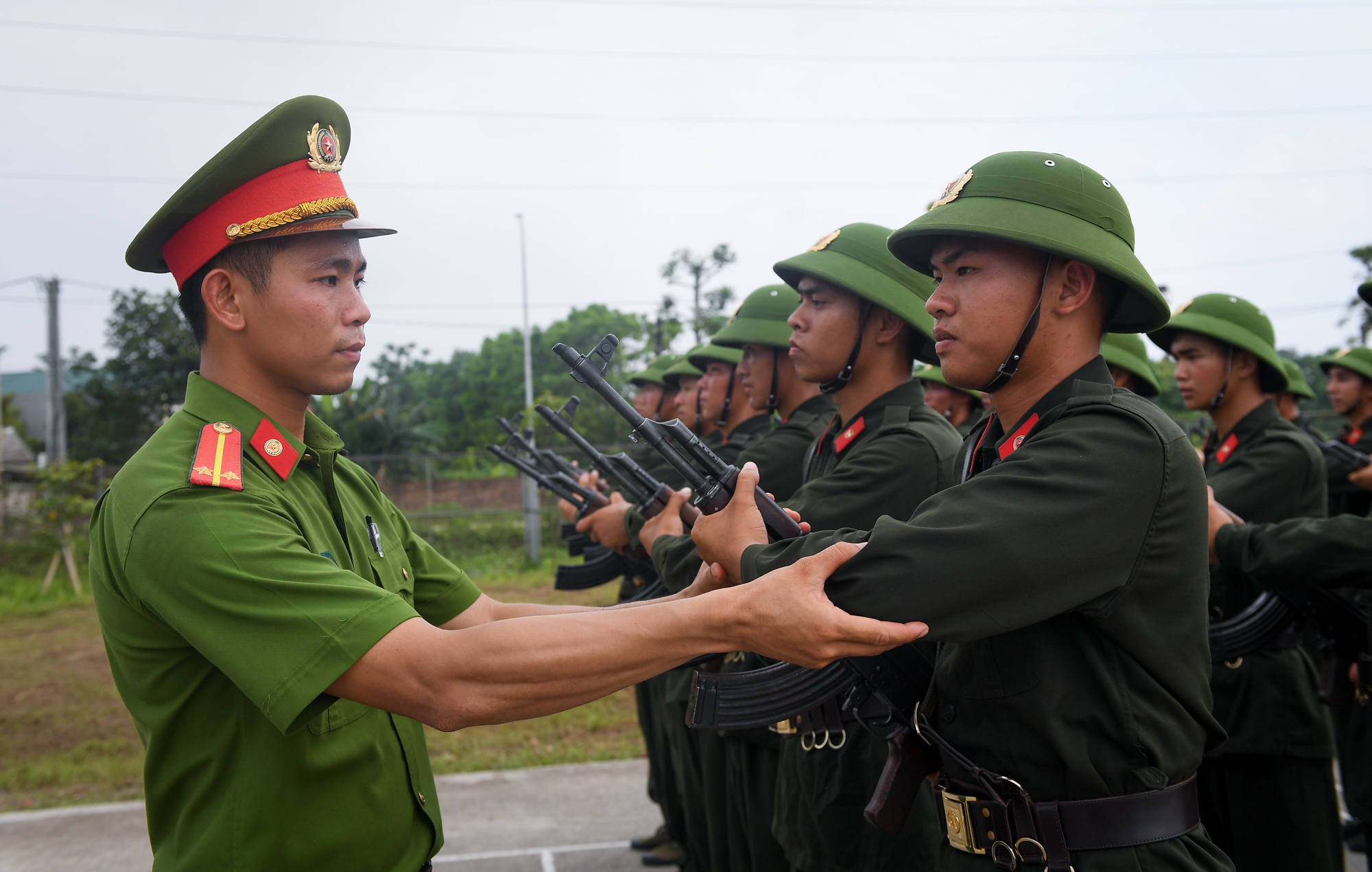 3 tháng lột xác từ thiếu nữ thành bông hồng thép của cô tân binh cảnh sát - Ảnh 6.