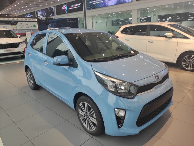 Kia Morning 2022 vừa mở bán đã giảm giá còn 379 triệu đồng, quyết đấu VinFast Fadil và Hyundai i10 - Ảnh 1.