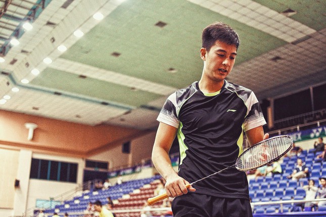 The badminton prince of SEA Games 31: 1m83 tall, Suni Ha Linh's crush, handsome and smiling - Photo 11.