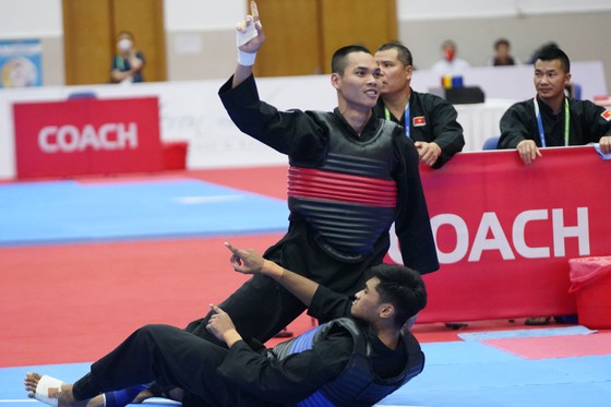 Những pha võ ấn tượng của 2 chủ nhân huy chương vàng Pencak Silat - Ảnh 16.