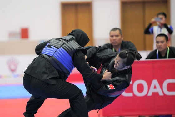 Những pha võ ấn tượng của 2 chủ nhân huy chương vàng Pencak Silat - Ảnh 4.