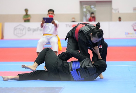 Những pha võ ấn tượng của 2 chủ nhân huy chương vàng Pencak Silat - Ảnh 5.