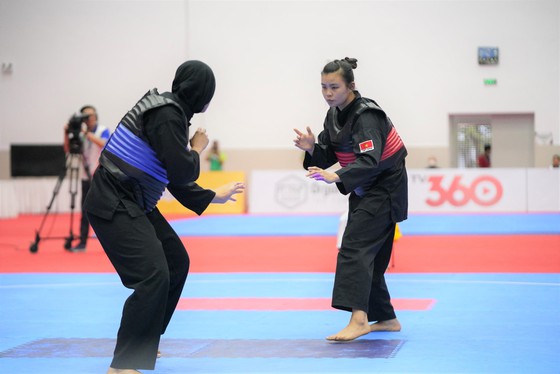 Những pha võ ấn tượng của 2 chủ nhân huy chương vàng Pencak Silat - Ảnh 8.