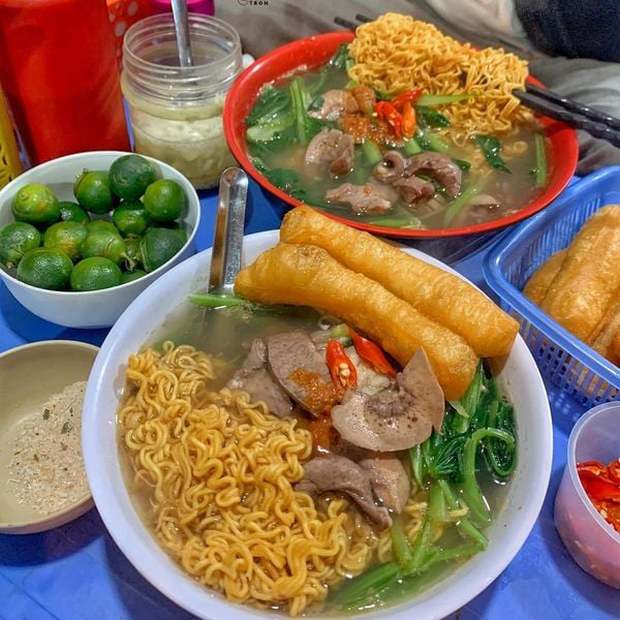 10 spicy and sour noodle shops across Hanoi, eat right away to beat the cold in mid-May - Photo 9.