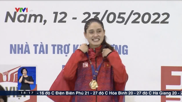 The moment the athlete lay down and cried after the victory: It took 7 years for Vietnam to have a gold medal for women's sword and slash, only 8 months to practice hard before going to the ring - Photo 1.