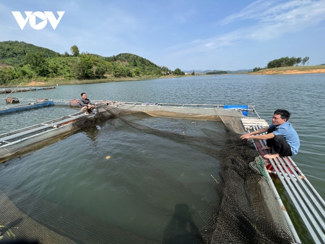 Tuyệt tác Cấm Sơn: Hạ Long trên cạn của Bắc Giang - Ảnh 2.