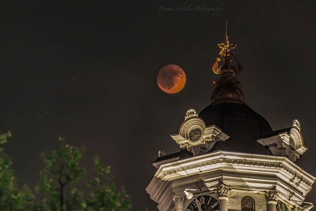 The first super lunar eclipse of the year: People are eager to see Hang blooming from all over the world - Photo 13.