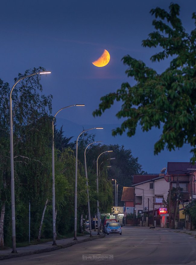 The first super lunar eclipse of the year: People are eager to see Hang blooming from all over the world - Photo 18.