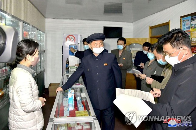  Triều Tiên có tổng cộng hơn 1,4 triệu người bị sốt, 56 ca tử vong  - Ảnh 4.