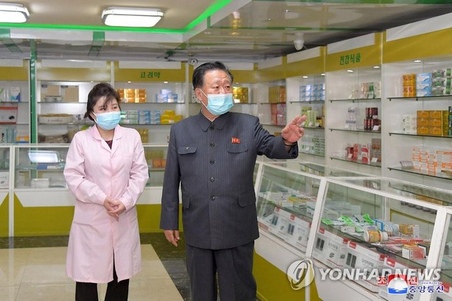  Triều Tiên có tổng cộng hơn 1,4 triệu người bị sốt, 56 ca tử vong  - Ảnh 5.