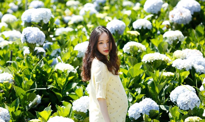 Having a baby with a self-made millionaire, 8X Ha became a young U40 like a schoolgirl, many boys flirt - Photo 4.