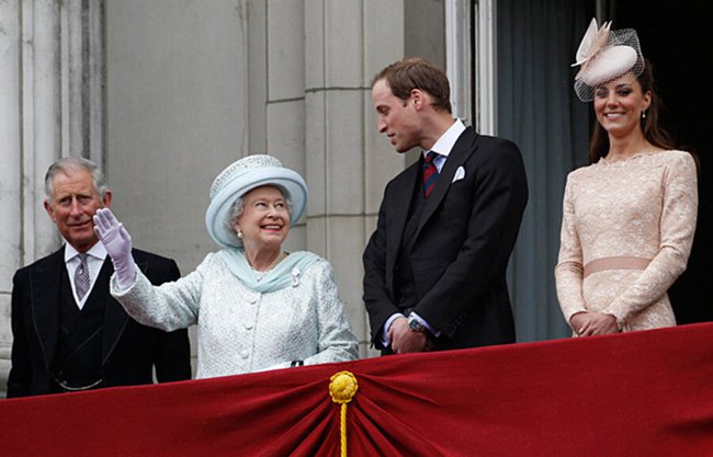 Vì sao lễ kỷ niệm mừng 70 năm trị vì của Nữ hoàng Anh được gọi là Đại lễ Bạch Kim?  - Ảnh 2.