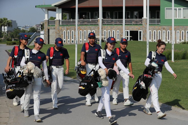 The 19-year-old female pearl of the Vietnamese golf village: 10 years old learns golf, 14 years old wears the national team shirt to attend the SEA Games - Photo 4.