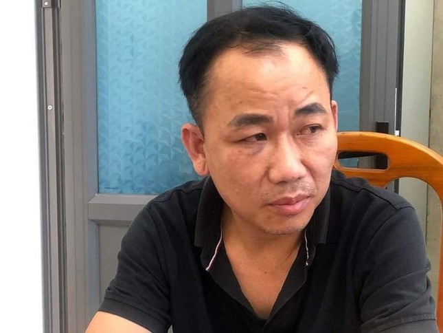 Yêu cầu làm rõ đối tượng liên quan vụ tài xế xe Mercedes truy sát chết người ở Bình Thuận - Ảnh 1.