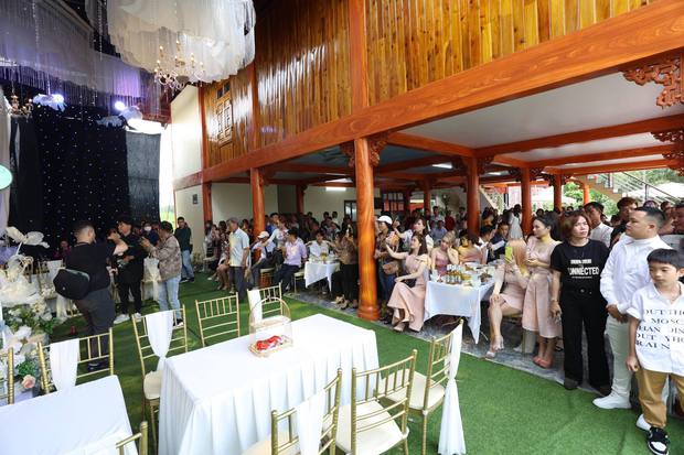 Lâm Vỹ Dạ và dàn sao dự đám cưới Mạc Văn Khoa ở Hải Dương - Ảnh 30.