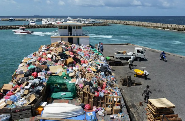 Cận cảnh đảo rác - vết sẹo nhân tạo giữa thiên đường du lịch Maldives - Ảnh 9.