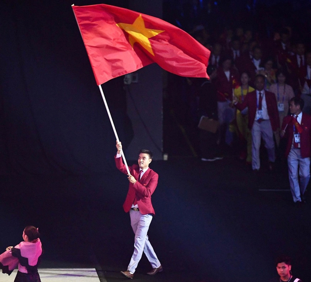 Lý lịch khủng của người cầm cờ may mắn tại SEA Games 31: Hot boy đấu kiếm, là nhà vô địch kiếm chém nam số một Đông Nam Á - Ảnh 2.