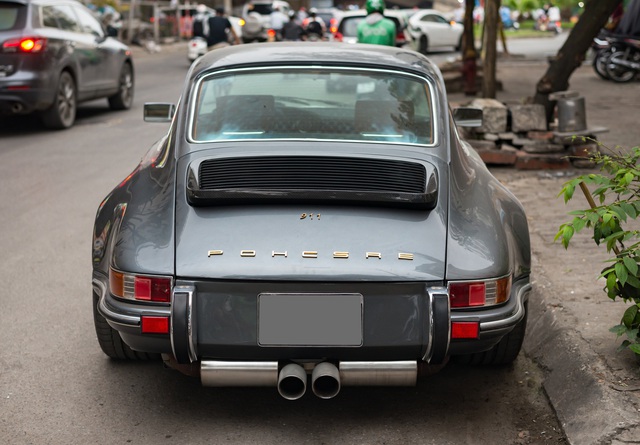 The first 964-degree nostalgic Porsche 911 in Vietnam - The beast is strange to domestic players - Photo 13.