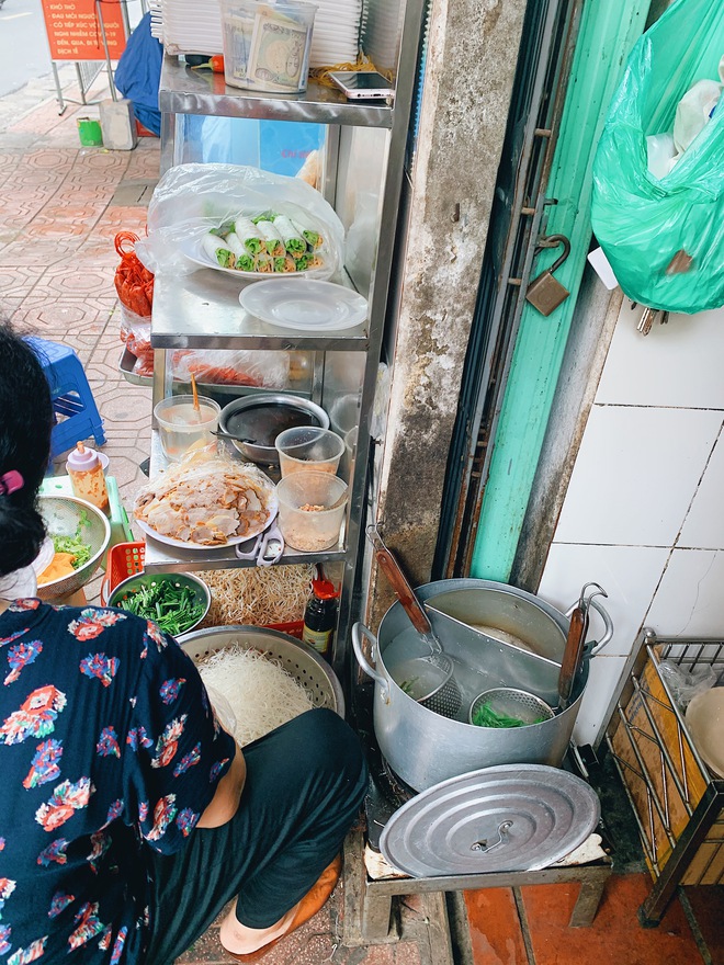 Hà Nội có 1 con phố dài chưa đến 400m nhưng hội tụ toàn hàng ăn nổi tiếng, ai sành ăn cũng đều biết tới - Ảnh 14.