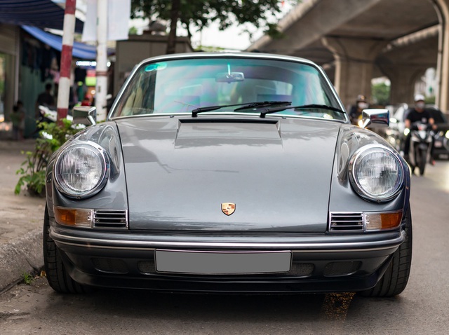 The first 964-degree nostalgic Porsche 911 in Vietnam - Strange beasts to domestic players - Photo 5.