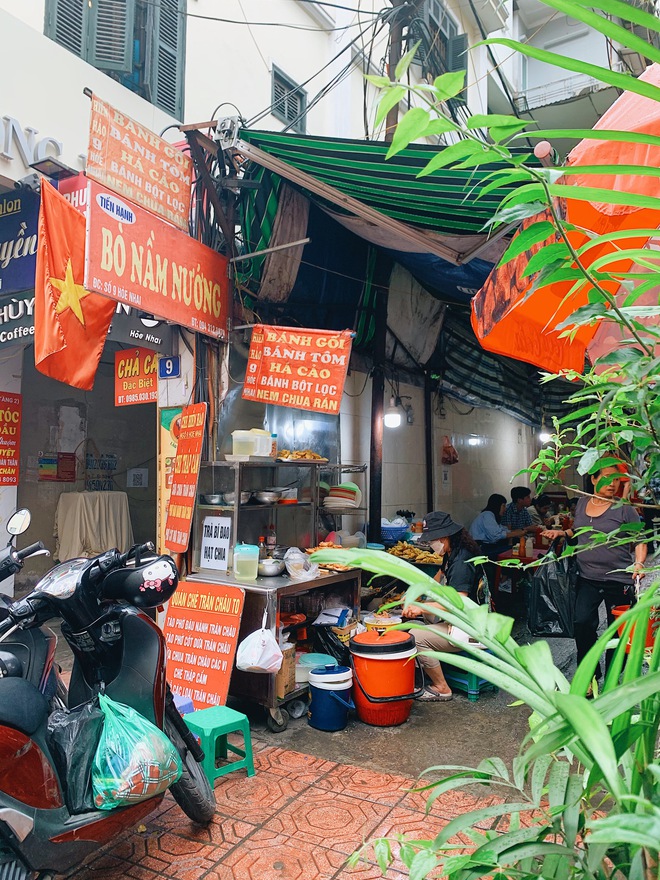 Hà Nội có 1 con phố dài chưa đến 400m nhưng hội tụ toàn hàng ăn nổi tiếng, ai sành ăn cũng đều biết tới - Ảnh 7.