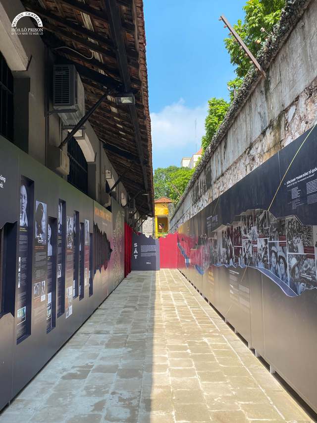 Historical tourism is on the throne, 3 tours only go around Hanoi but always full of bookings: Space to experience the surreal haunting past - Photo 2.