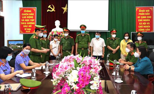 Khai trừ Đảng với Giám đốc CDC cùng 2 nữ thuộc cấp nhận hối lộ hơn 1 tỉ đồng của Việt Á - Ảnh 1.
