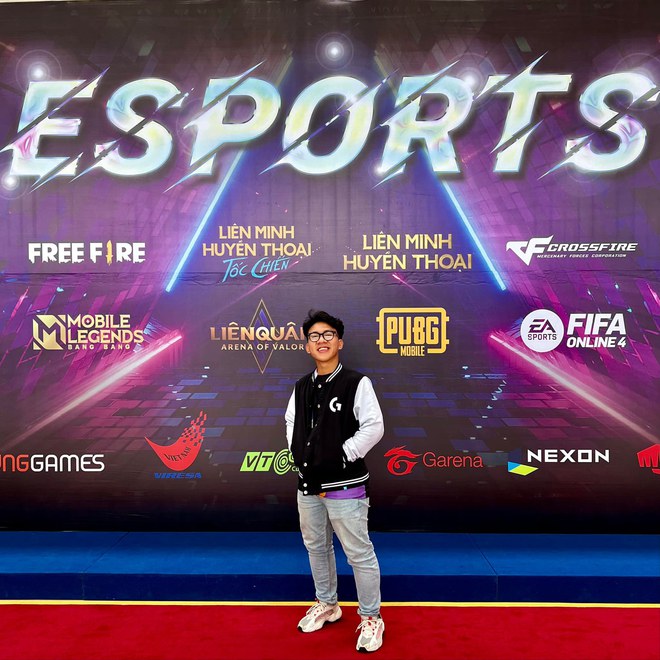 Nam sinh năm 4 làm trọng tài bộ môn Esports tại SEA Games 31: Mê game từ nhỏ, từng làm shipper để theo đuổi đam mê - Ảnh 2.