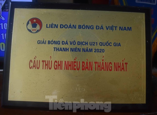 Tuyển thủ Nhâm Mạnh Dũng: Suýt bỏ bóng đá vì học văn hoá giỏi - Ảnh 9.