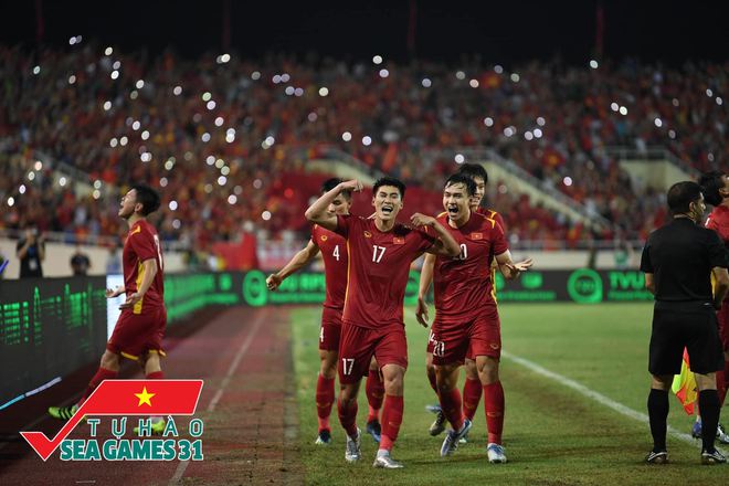 Những khoảnh khắc đầy cảm xúc trong trận chung kết U23 Việt Nam - U23 Thái Lan: Món quà tri ân vô giá tới người hâm mộ và HLV Park Hang-seo - Ảnh 11.