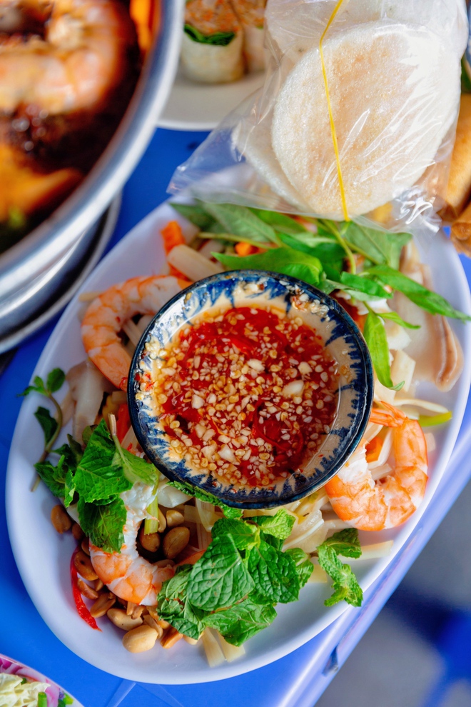 Lẩu cù lao - món đặc sản trong các tiệc cưới của người miền Tây giúp một quán ăn tại Sài Gòn hút hàng trăm lượt khách - Ảnh 13.