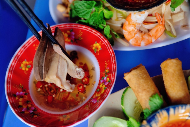 Lẩu cù lao - món đặc sản trong các tiệc cưới của người miền Tây giúp một quán ăn tại Sài Gòn hút hàng trăm lượt khách - Ảnh 22.