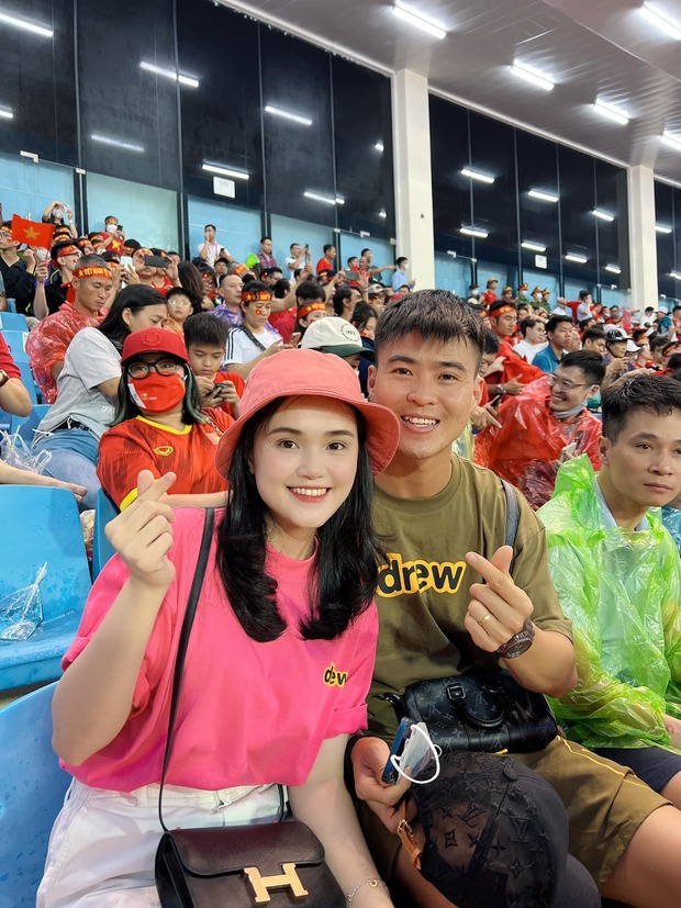 Bà xã Quỳnh Anh quyết đi bão 6 ngày 6 đêm mừng HCV SEA Games 31, Duy Mạnh tuyên bố 1 câu dứt khoát! - Ảnh 3.