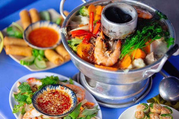 Lẩu cù lao - món đặc sản trong các tiệc cưới của người miền Tây giúp một quán ăn tại Sài Gòn hút hàng trăm lượt khách - Ảnh 26.