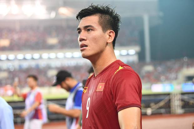 Nhâm Mạnh Dũng hét to đầy phấn khích, Phan Tuấn Tài mắt đỏ hoe tạo nên loạt khoảnh khắc ấn tượng của U23 Việt Nam tại SEA Games 31 - Ảnh 9.
