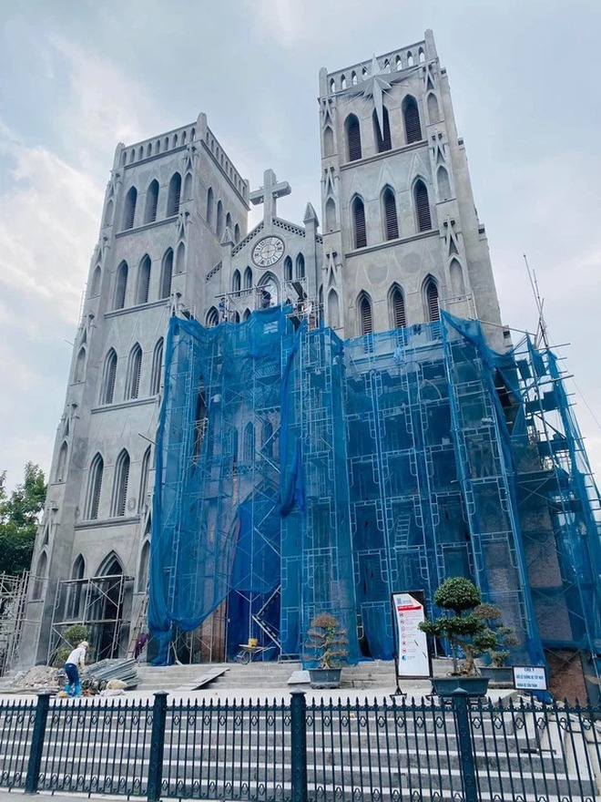 Hai công trình ở Hà Nội vừa “lột xác” ngoạn mục: Nhà Thờ Lớn phục hồi vẻ hoài cổ, một phố đi bộ mới đang cực hot - Ảnh 10.