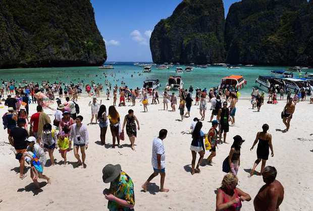 Bãi biển đẹp nhất Thái Lan: Nổi tiếng nhờ phim của Leonardo DiCaprio, từng đón 5.000 lượt tham quan/ngày nhưng du khách bị cấm làm 1 điều này - Ảnh 3.