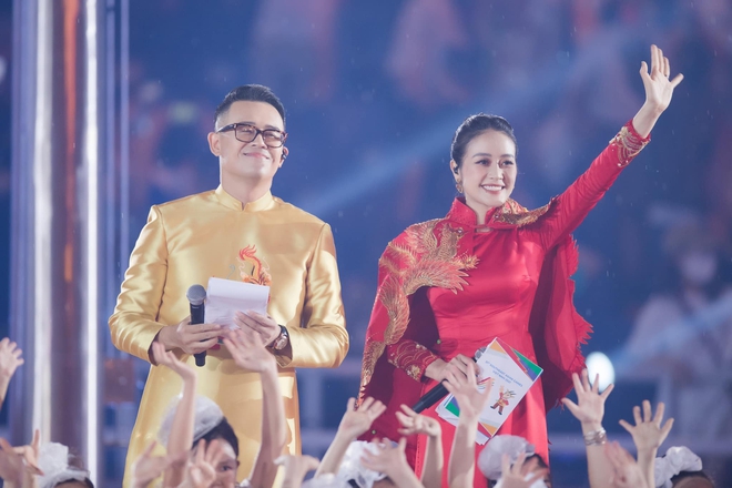 3 MC cầm trịch SEA Games 31: Từ câu chuyện hậu trường tới profile khủng và những áp lực tạo kim cương - Ảnh 12.