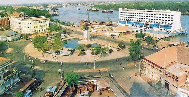 ‘Khách sạn nổi’ 5 sao từng ‘đậu’ lênh đênh trên sông Sài Gòn: Những năm 90, giá đã là 8 triệu đồng/đêm, có cả sân tennis, sân đỗ trực thăng… nhưng hình ảnh hiện tại thật đáng buồn!  - Ảnh 8.