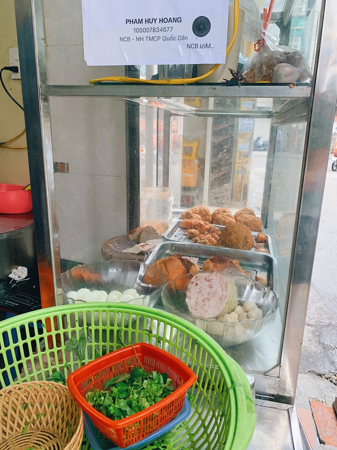 Hàng bún đỏ duy nhất ở Hà Nội đang hot thời gian gần đây: Hương vị thật sự thế nào mà được quan tâm nhiều như vậy? - Ảnh 11.