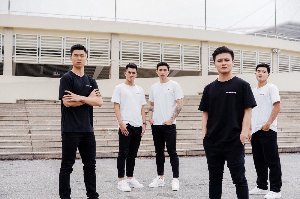 Thú chơi của Đoàn Văn Hậu: Xế hộp đắt giá, đồng hồ trăm triệu & quần áo toàn hàng hiệu - Ảnh 4. Thú chơi của Đoàn Văn Hậu: Xế hộp đắt giá, đồng hồ trăm triệu & quần áo toàn hàng hiệu - Ảnh 4.