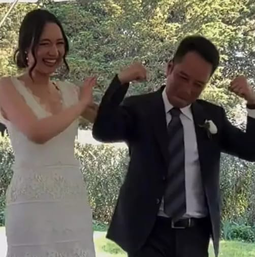 Đám cưới Anna Trương ở Mỹ: Ca sĩ Mỹ Linh rơi nước mắt trước cảnh cô dâu khiêu vũ cùng cha - Ảnh 2.