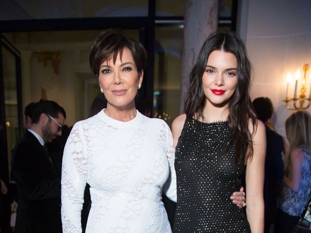 Home with many billionaires, how did Elon Musk's mother and Kim Kardashian's mother raise children?  - Photo 2.